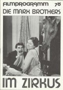 78: Im Zirkus ( Edward Buzzell ) Groucho Marx, Harpo Marx, Chico Marx, Kenny Baker, Florence Rice, Eve Arden, Margaret Dumont, Nat Pendleton, Fritz Feld, James Burke, Jerry Marenghi, Barnett Parker