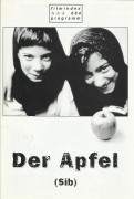 684: Der Apfel ( Samira Makhmalbaf ) Massoumeh Naderi, Zahra Naderi, Ghorban Ali-Naderi, Azizeh Mohamadi, Zahra Saghariasz, Amir Hossein Khosrojerdi