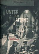 915: Unter der Laterne ( Gerhard Lamprecht )  Lissi Arna, Gerhard Dammann, Mathias Wiemann, Paul Heidemann, Hubert von Meyerinck, Carla Bartheel, Max Maximilian, Käthe Haack, Hilde Schewior, Sybil Morel, 