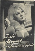 2387: Zarte Haut in schwarzer Seide (Max Pécas) Elke Sommer, Ivan Desny, Helmut Schmid, Käthe Haack, Romana Rombach, Danik Patisson, Claire Maurier, René Dary, Sandrine, Brigitte Banz