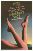 13200: Inherent Vice - Natürliche Mängel ( Paul Thomas Anderson ) Joaquin Phoenix, Jena Malone,Josh Brolin, Reese Witherspoon, Joanna Newsom, Katherine Waterston, Jordan Christian Hearn, Taylor Bonin, Eric Roberts, Serena Scott Thomas, Maya Rudolph, Benic