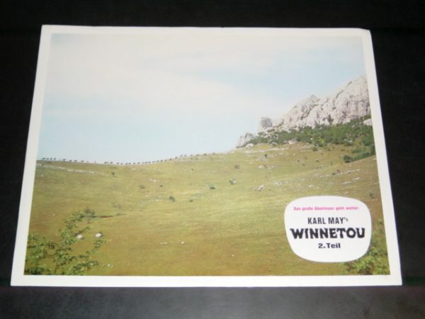 Winnetou II : Aushang: Weites Land mit Indianern,