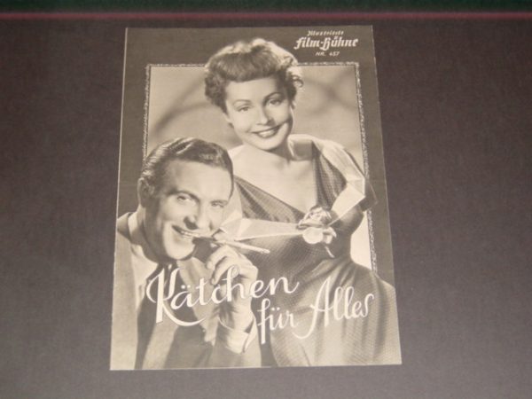 457: Kätchen für Alles ( Akos von Ratony ) Hannelore Schroth, Willy Fritsch, Hilde Hildebrandt, Annemarie Hase, Edith Schneider, Iska Geri, Carsta Löck, Theodor Danegger, Hans Hermann Schaufuß, Hubert von Meyerinck, Rudolf Platte, Hans Richter, Josef Sieb