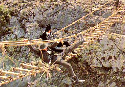 Der Ölprinz, Nr: 21, Fluchtversuch auf der Hängebrücke,