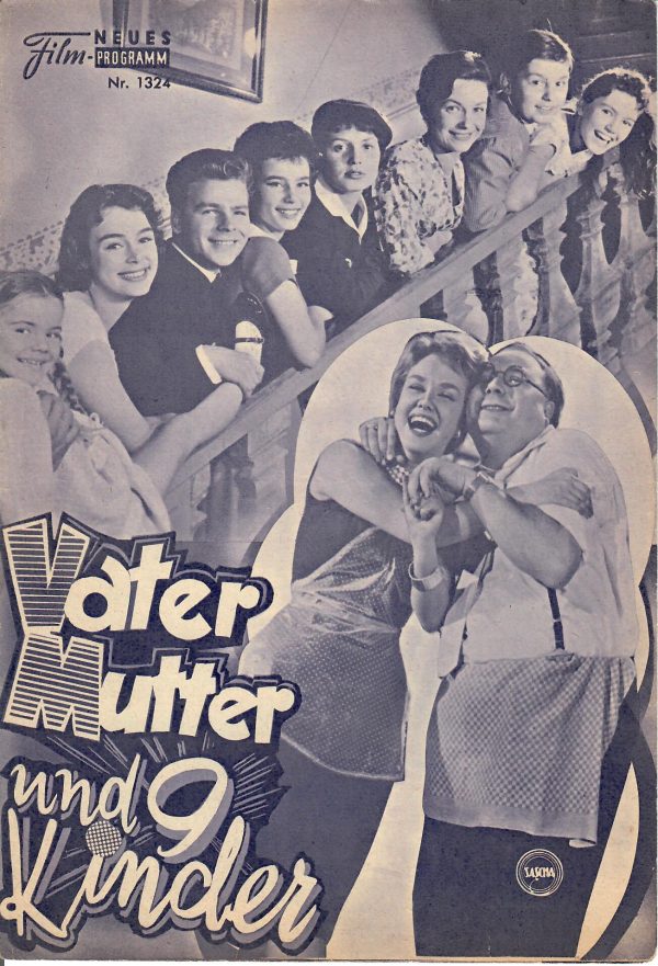 1324: Vater Mutter und 9 Kinder (Erich Engels) Heinz Erhardt, Corny Collins, Camilla Spira, Monika Ahrens, Renate Küster, Ernst Reinhold, Thomas Braut, Gabriela Steffan, Margitta Scherr, Harald Martens, Elke Aberlo, Pero Alexander, Erik Schumann, Rainer