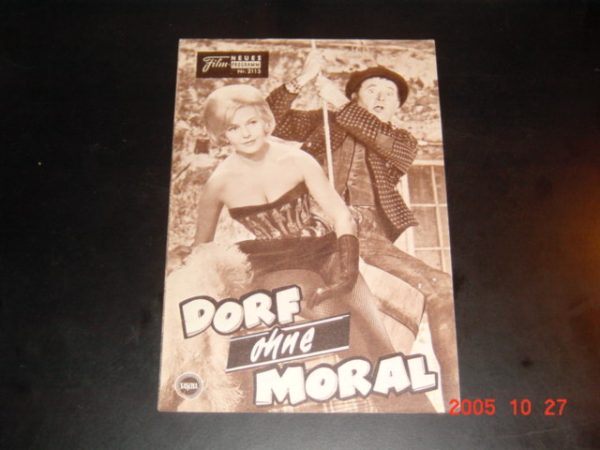 2115: Dorf ohne Moral (Rudolf Zehetgruber) Sissy+Paul+Liesl+Sepp Löwinger, Gunther Philipp, Else Rambausek, Franz Muxeneder, Friedl Czepa, Rudolf Carl, Bruno Dallansky, Erich Padalewsky, Loni Heuser, Hannelore Bollmann, Adi Berber, Polly und Molly, Florl