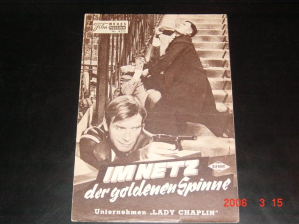 4525: Im Netz der goldenen Spinne, Ken Clark, Daniela Bianchi,