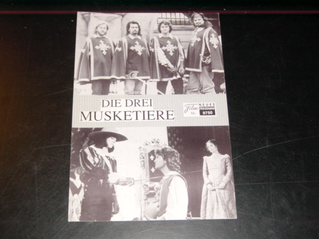 9750: Die drei Musketiere ( Stephen Herek ) Charlie Sheen, Kiefer Sutherland, Chris O´Donnell, Oliver Platt, Tim Curry, Rebecca de Mornay,
