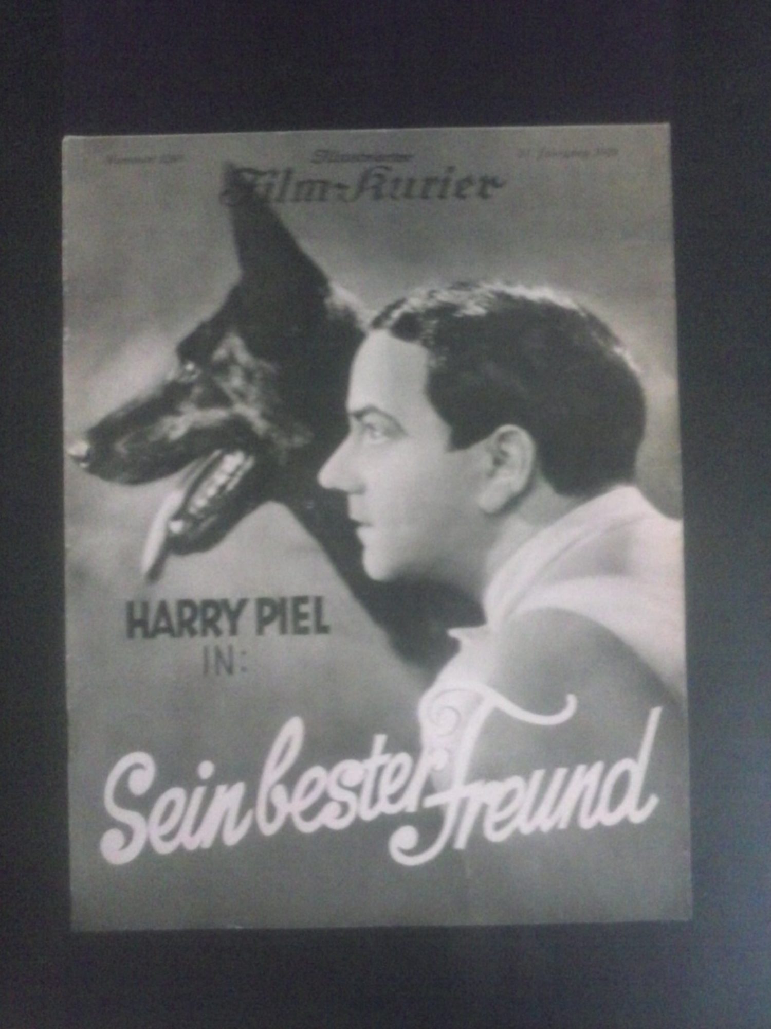 1268: Sein bester Freund (Harry Piel) Harry Piel, Vera Schmiterlöw, Aruth Wartan, Grit Haid, Leo Sloma, Otto Wallburg, Dary Holm, Alexander Sascha, Dr. Phillip Manning, Polizeihund Greif, Charly Berger, Ernst Behmer, Maria Forescu