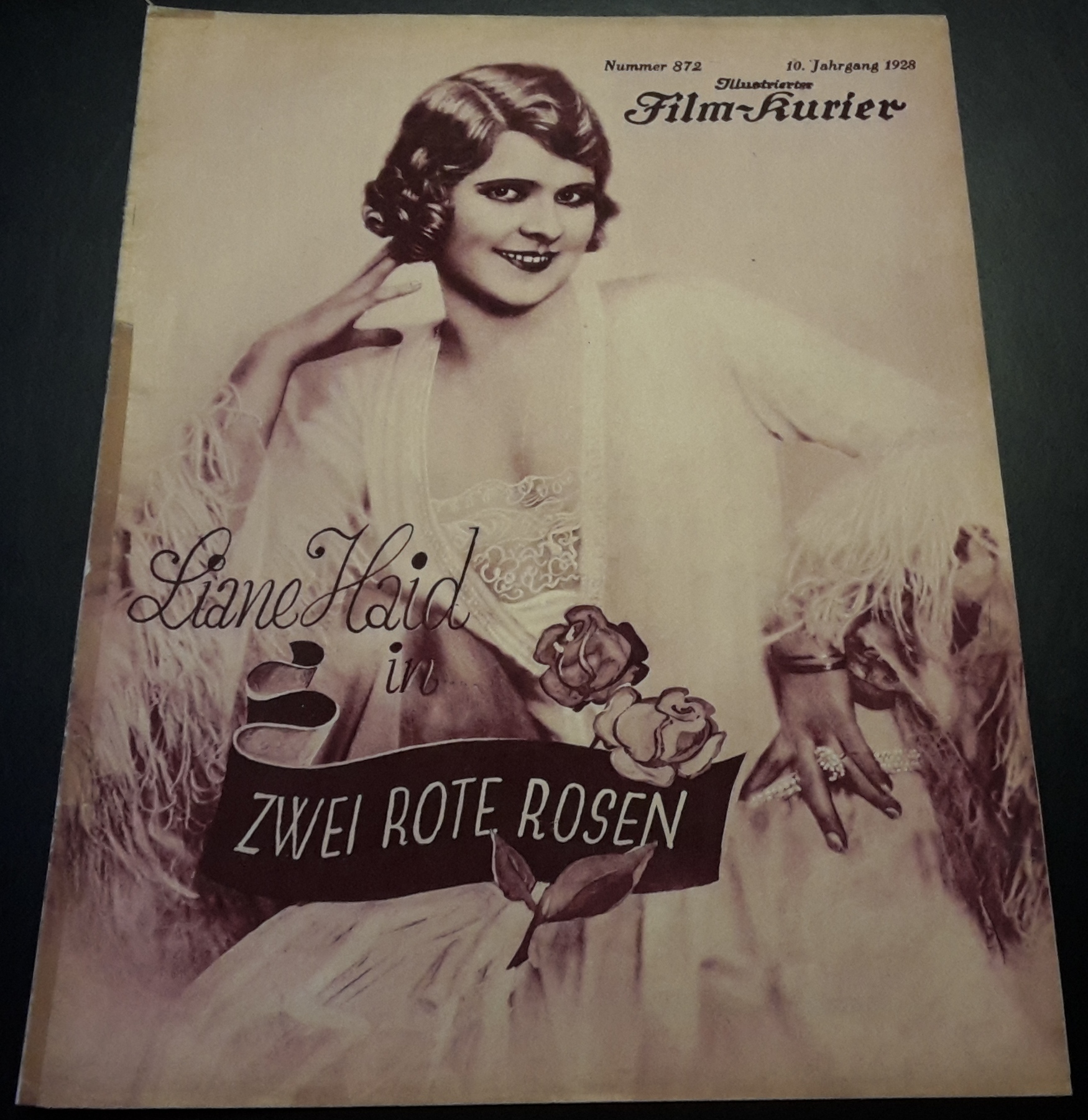 872: Zwei rote Rosen ( Robert Land ) Liane Haid, Alexander Murski, Harry Halm, Oskar Marion, Grete Bilancia, Trude Hesterberg, La Jana, Julius v. Szöreghi, Teddy Bill,