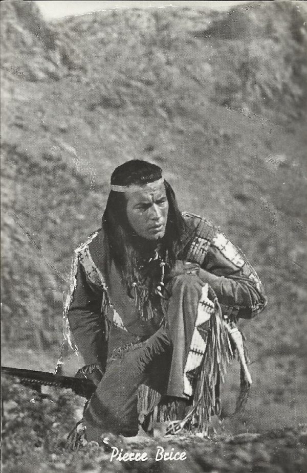 Winnetou I ( Fotokarte ) Winnetou Pierre Brice sucht Spuren
